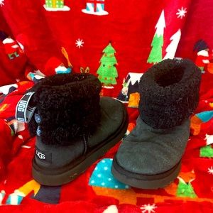 UGG Classic Mini Fluff Quilted Black Fur Boots Size 6